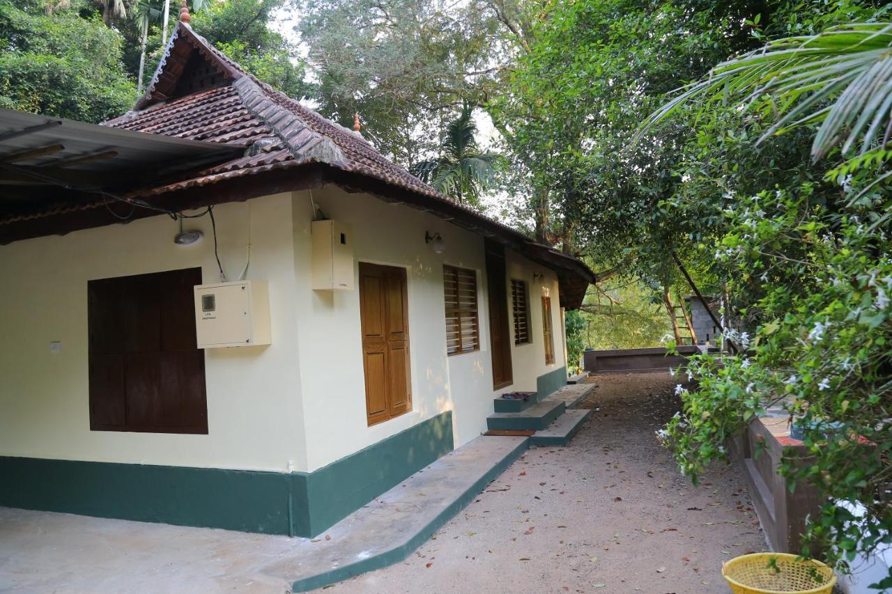 The Mana-Heritage Stay - Chengazhimattam Mana Kottayam Extérieur photo