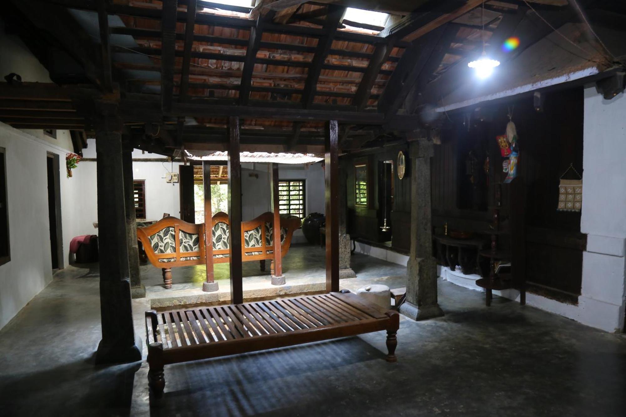 The Mana-Heritage Stay - Chengazhimattam Mana Kottayam Extérieur photo