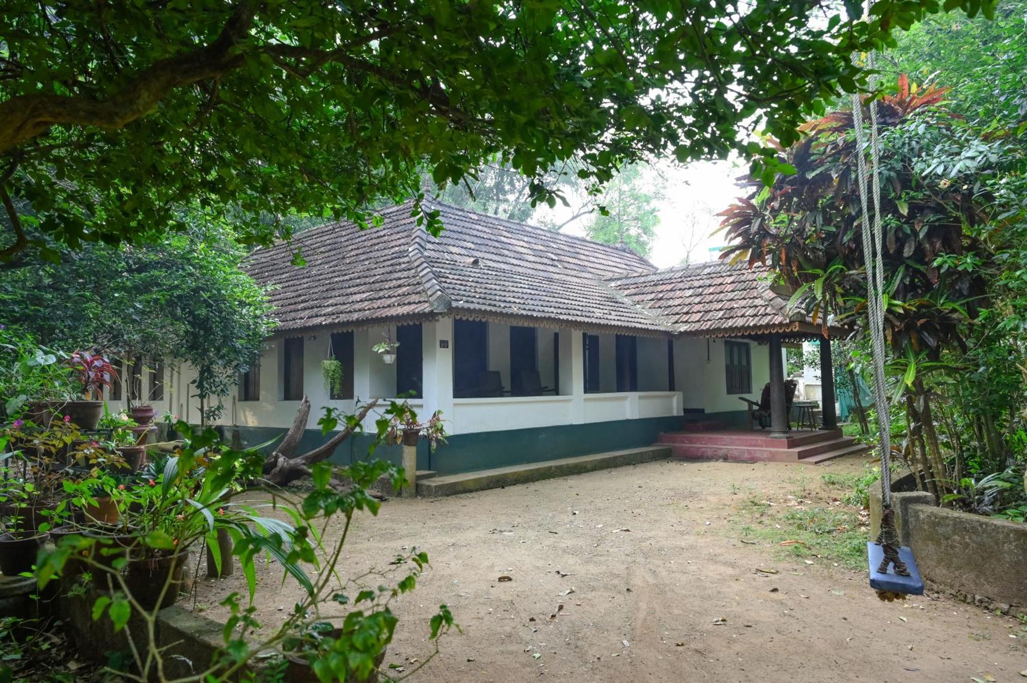 The Mana-Heritage Stay - Chengazhimattam Mana Kottayam Extérieur photo